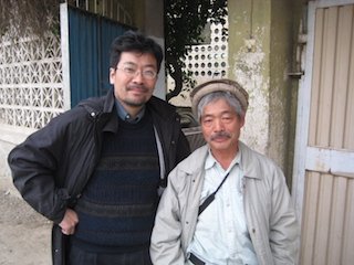 写真②ジャララバードで中村哲さんと.jpg